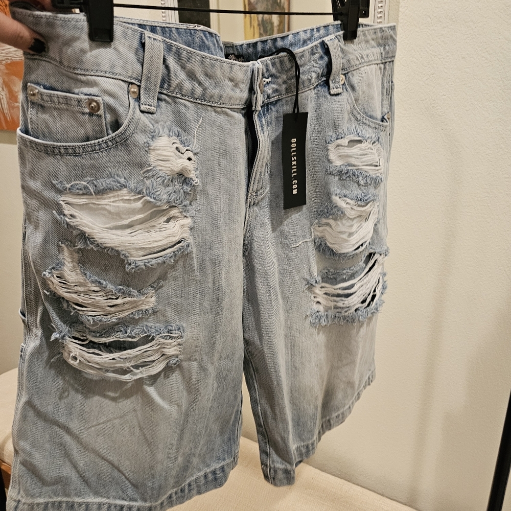 NWT 🏷 shredded Cargo denim shorts - Picture 2 of 8